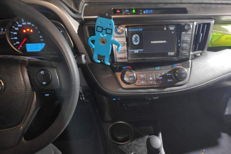 Used Toyota RAV4 2015 2.0L CVT Two-Wheel Drive Fashion Edition Audio And AC Panel