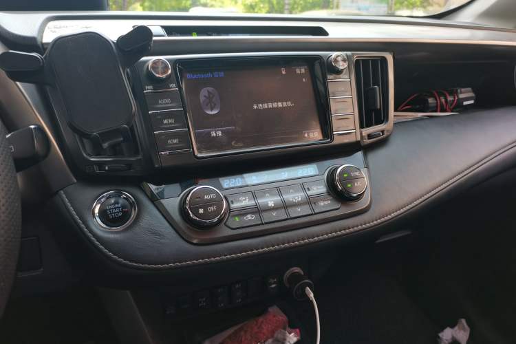 Used Toyota RAV4 2015 2.5L Automatic 4x4 Elite Edition Audio And AC Panel