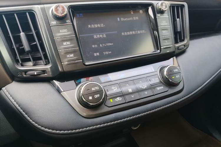 Used Toyota RAV4 2015 2.0L CVT Two-Wheel Drive Fashion Edition Audio And AC Panel