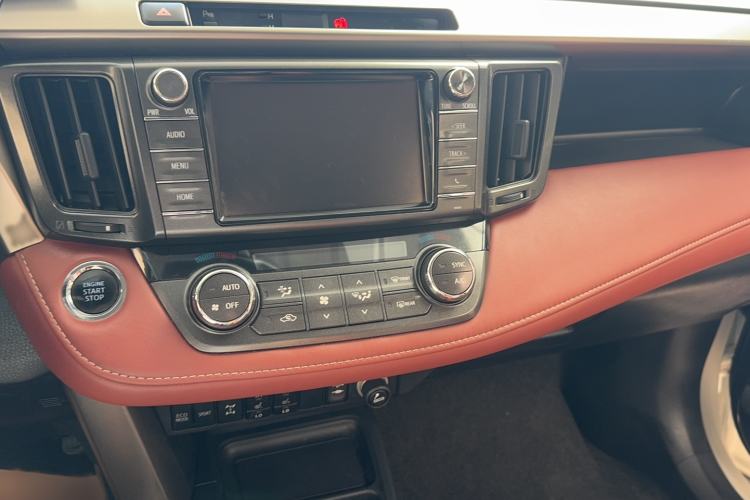 Used Toyota RAV4 2015 2.5L Automatic 4x4 Elite Edition Audio And AC Panel