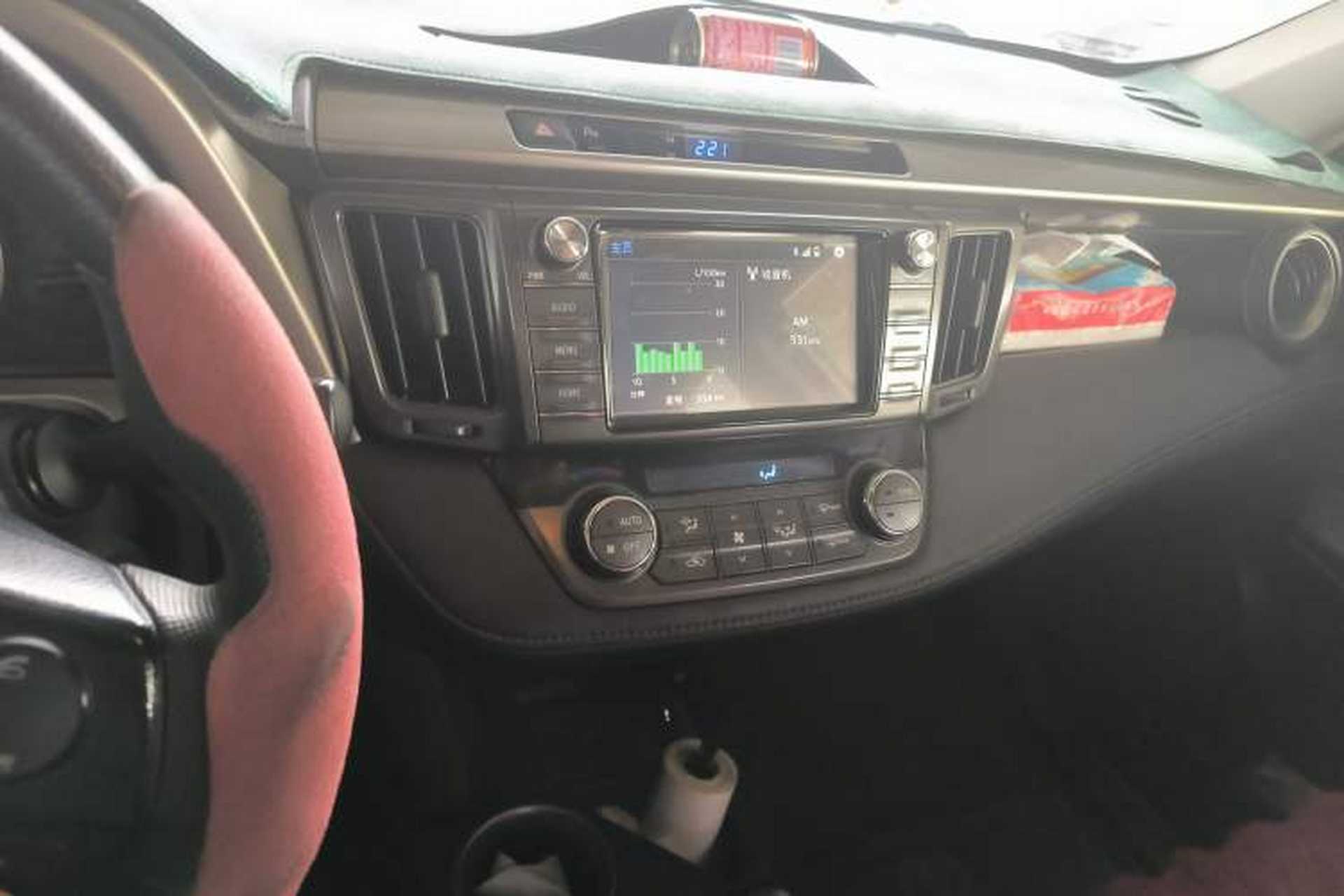 Used Toyota RAV4 2015 2.0L CVT Two-Wheel Drive Fashion Edition Audio And AC Panel