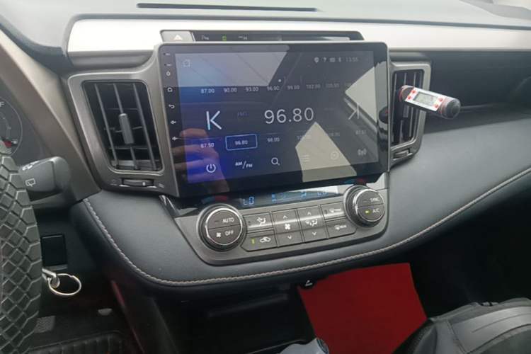 Used Toyota RAV4 2015 2.0L CVT Two-Wheel Drive Fashion Edition Audio And AC Panel