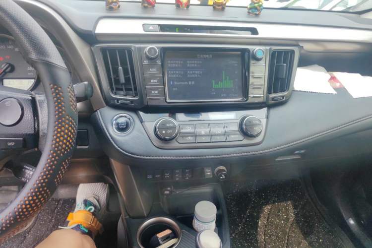 Used Toyota RAV4 2015 2.5L Automatic 4x4 Elite Edition Audio And AC Panel