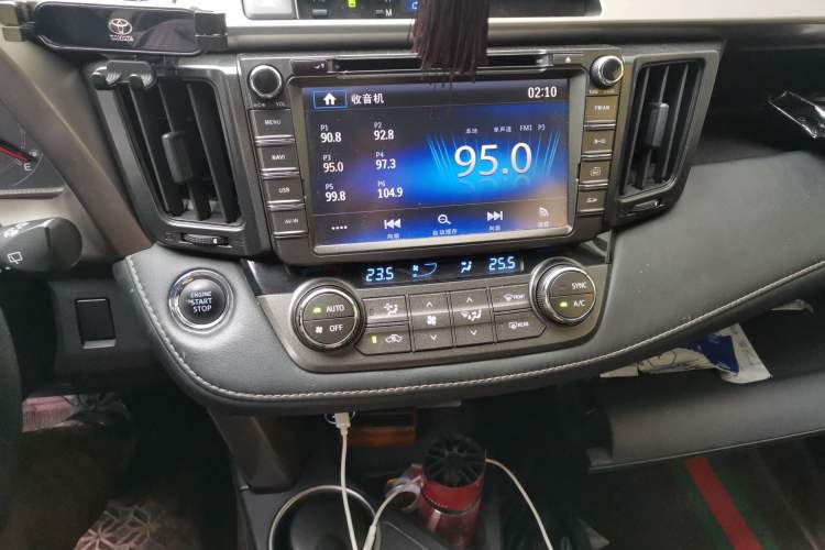 Used Toyota RAV4 2015 2.5L Automatic 4x4 Elite Edition Audio And AC Panel
