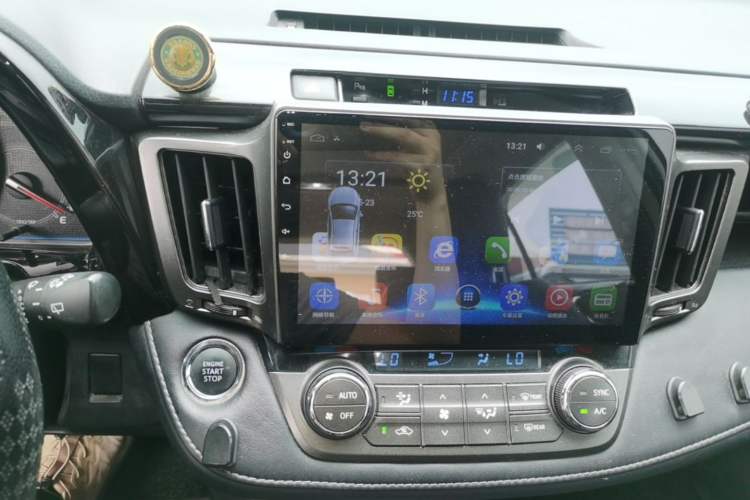 Used Toyota RAV4 2015 2.5L Automatic 4x4 Luxury Edition Audio And AC Panel