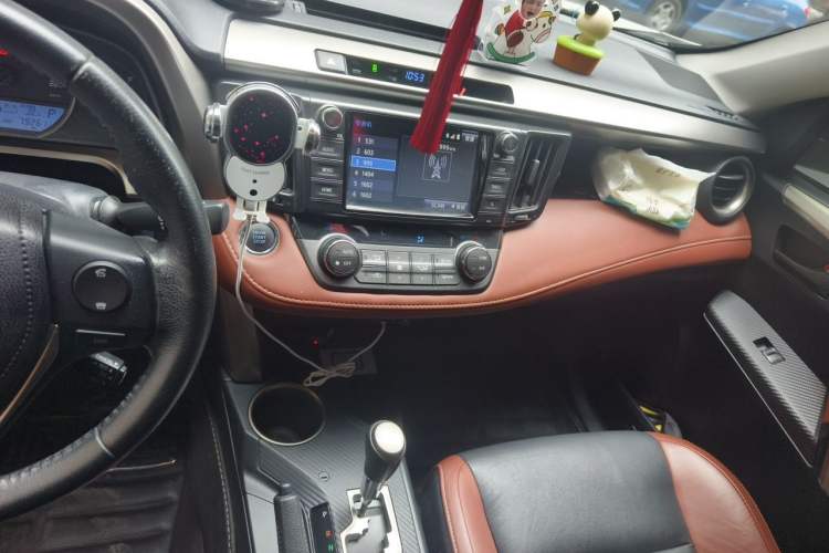 Used Toyota RAV4 2015 2.5L Automatic 4x4 Elite Edition Audio And AC Panel