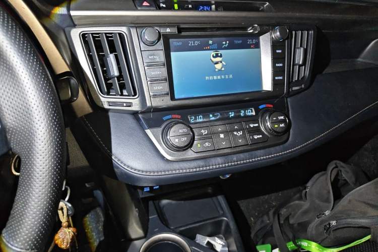 Used Toyota RAV4 2015 2.0L CVT Two-Wheel Drive Fashion Edition Audio And AC Panel