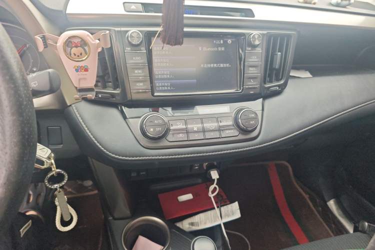Used Toyota RAV4 2015 2.0L CVT Two-Wheel Drive Fashion Edition Audio And AC Panel