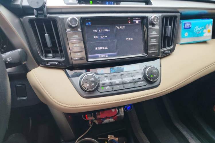 Used Toyota RAV4 2015 2.0L CVT Two-Wheel Drive Fashion Edition Audio And AC Panel