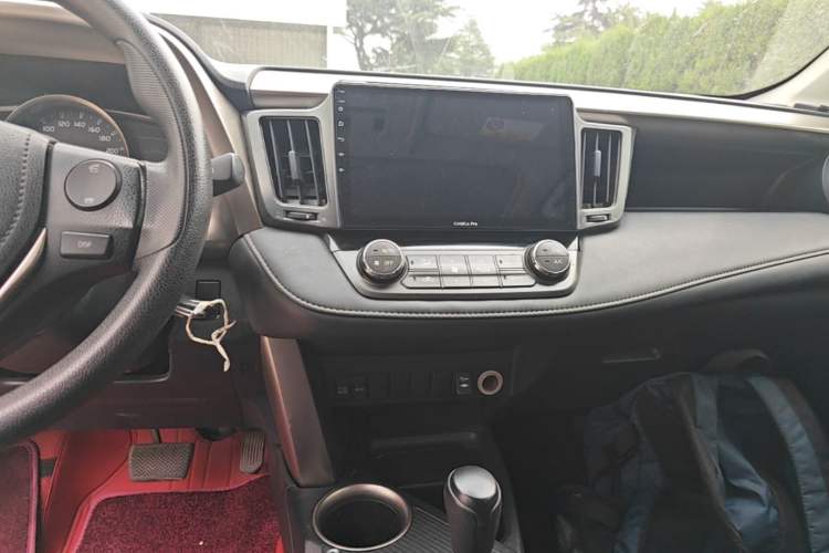 Used Toyota RAV4 2015 2.0L CVT Two-Wheel Drive Fashion Edition Audio And AC Panel
