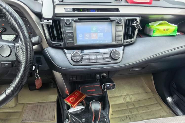 Used Toyota RAV4 2015 2.0L CVT Two-Wheel Drive Fashion Edition Audio And AC Panel