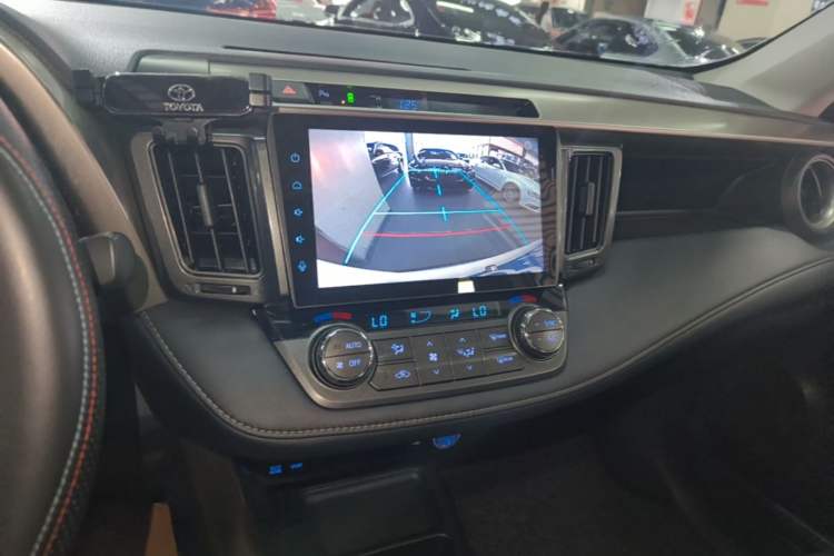 Used Toyota RAV4 2015 2.0L CVT Two-Wheel Drive Fashion Edition Audio And AC Panel