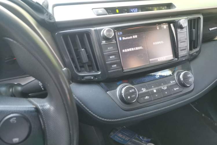 Used Toyota RAV4 2015 2.0L CVT Two-Wheel Drive Fashion Edition Audio And AC Panel