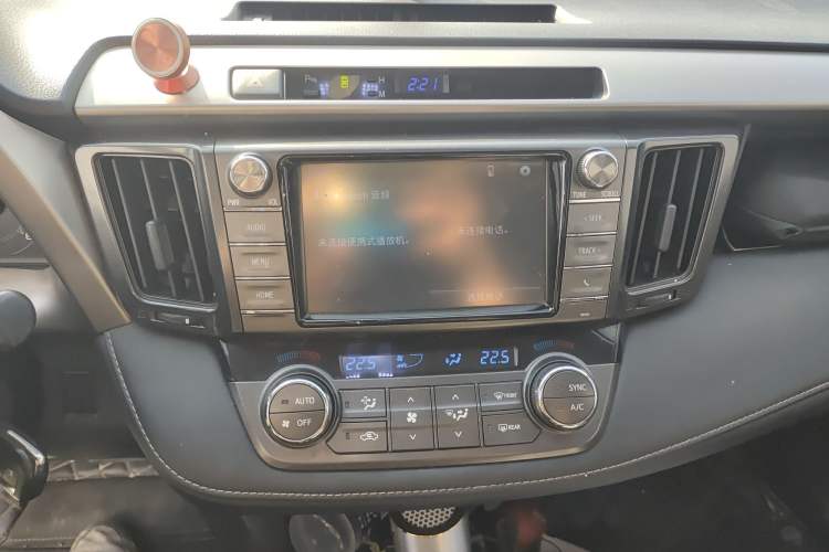 Used Toyota RAV4 2015 2.0L CVT Two-Wheel Drive Fashion Edition Audio And AC Panel