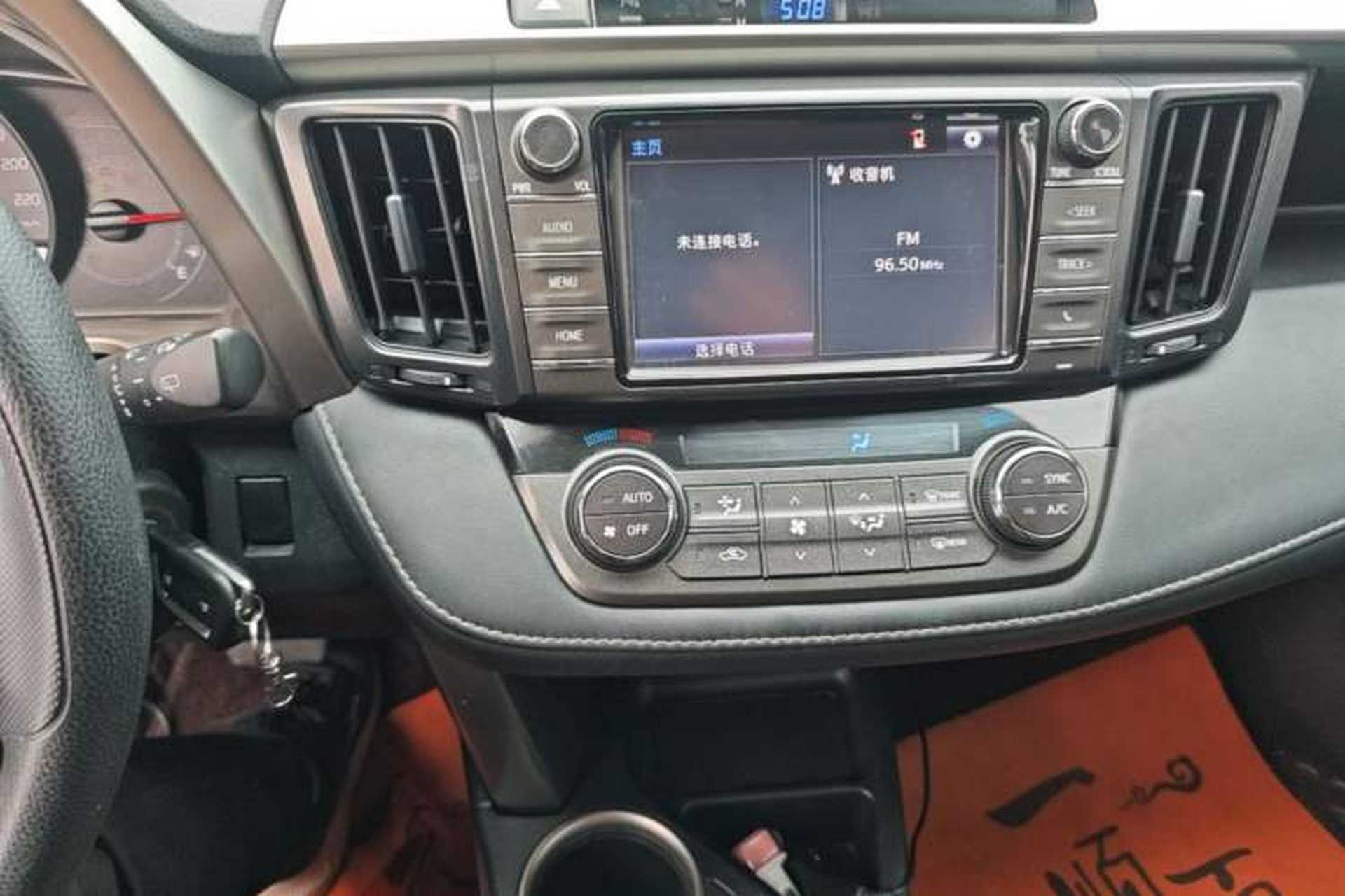 Used Toyota RAV4 2015 2.0L CVT Two-Wheel Drive Fashion Edition Audio And AC Panel