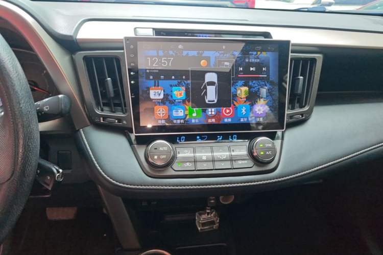 Used Toyota RAV4 2015 2.0L CVT Two-Wheel Drive Fashion Edition Audio And AC Panel