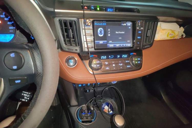 Used Toyota RAV4 2015 2.5L Automatic 4x4 Elite Edition Audio And AC Panel