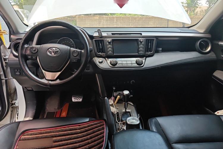 Used Toyota RAV4 2015 2.0L CVT Four-Wheel Drive New Edition Center Console