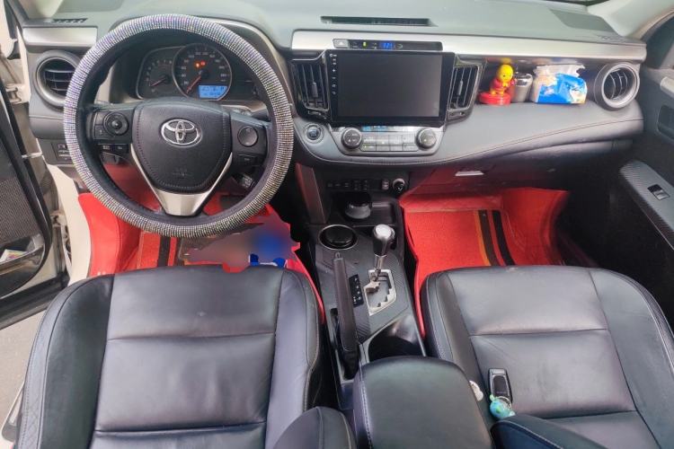 Used Toyota RAV4 2015 2.5L Automatic 4x4 Elite Edition Center Console