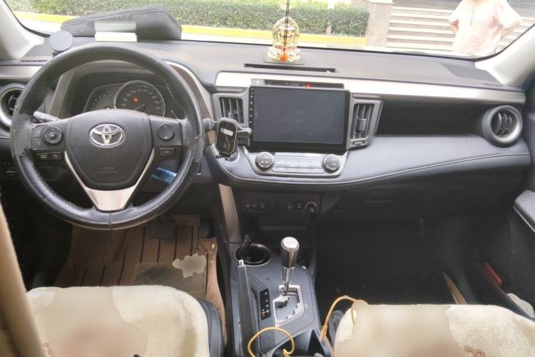 Used Toyota RAV4 2015 2.0L CVT Four-Wheel Drive New Edition Center Console