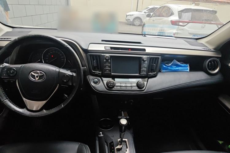 Used Toyota RAV4 2015 2.0L CVT Four-Wheel Drive New Edition Center Console