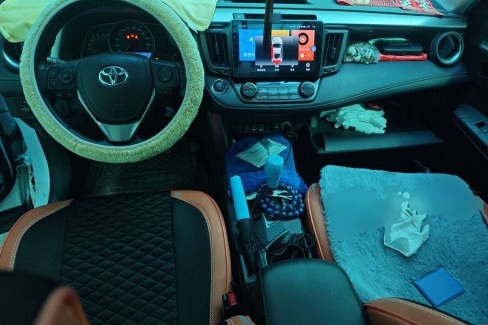 Used Toyota RAV4 2015 2.5L Automatic 4x4 Elite Edition Center Console