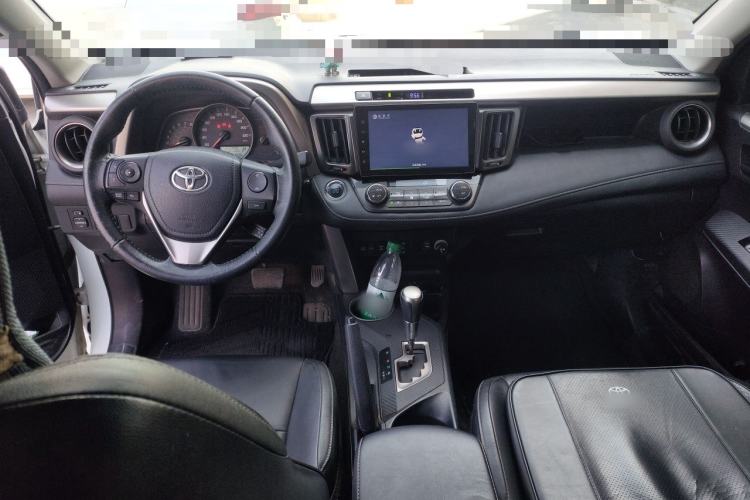 Used Toyota RAV4 2015 2.5L Automatic 4x4 Elite Edition Center Console