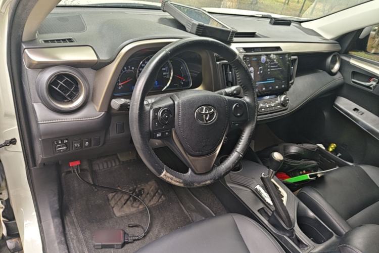 Used Toyota RAV4 2015 2.0L CVT Four-Wheel Drive New Edition Center Console