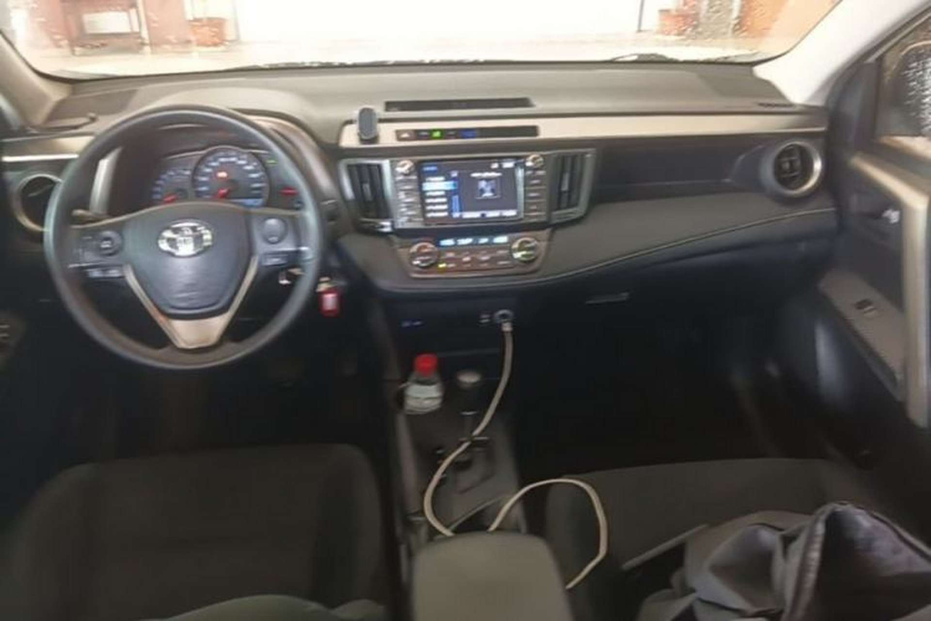 Used Toyota RAV4 2015 2.0L CVT Two-Wheel Drive Fashion Edition Center Console