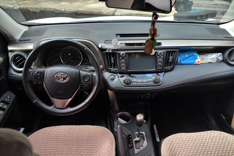 Used Toyota RAV4 2015 2.0L CVT Four-Wheel Drive New Edition Center Console