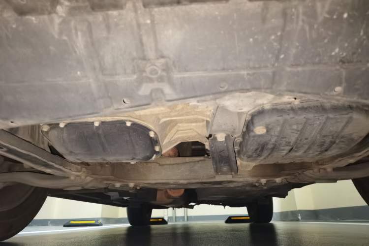 Used Toyota RAV4 2015 2.0L CVT Two-Wheel Drive Fashion Edition Chassis Front