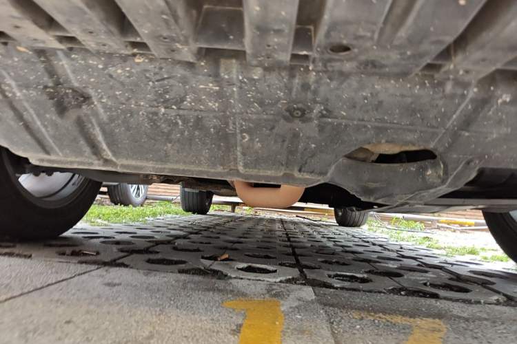 Used Toyota RAV4 2015 2.5L Automatic 4x4 Elite Edition Chassis Front