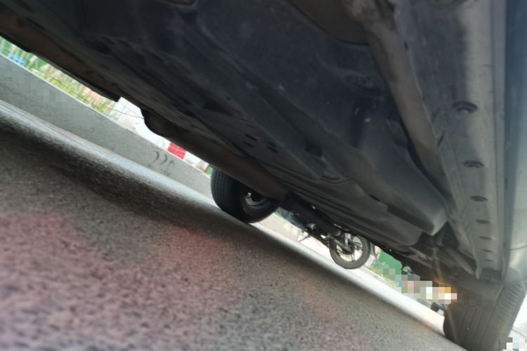 Used Toyota RAV4 2015 2.5L Automatic 4x4 Elite Edition Chassis Front Left