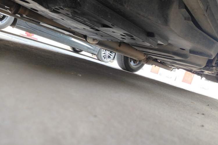 Used Toyota RAV4 2015 2.5L Automatic 4x4 Elite Edition Chassis Front Left
