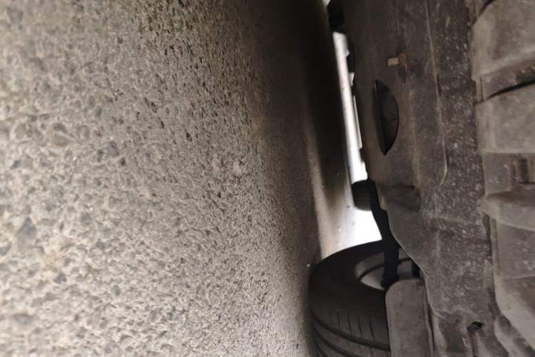 Used Toyota RAV4 2015 2.5L Automatic 4x4 Elite Edition Chassis Front Left