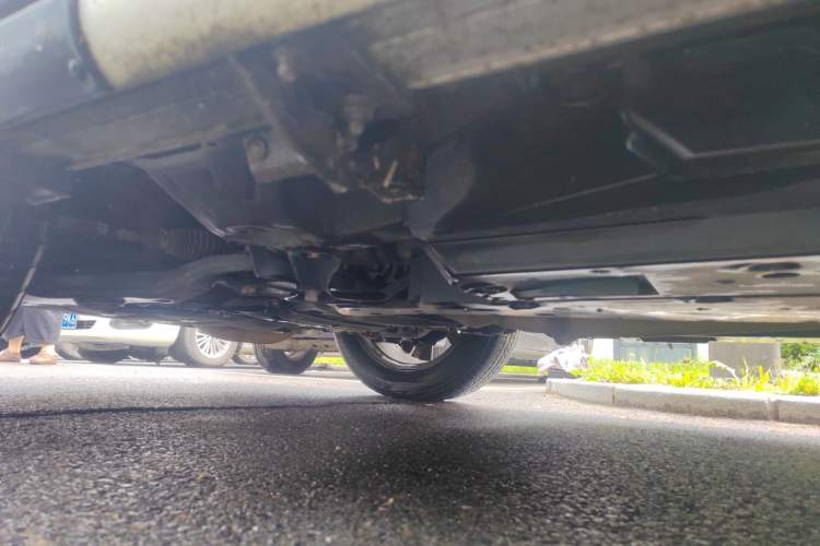 Used Toyota RAV4 2015 2.5L Automatic 4x4 Elite Edition Chassis Front Left