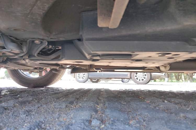 Used Toyota RAV4 2015 2.5L Automatic 4x4 Elite Edition Chassis Front Left