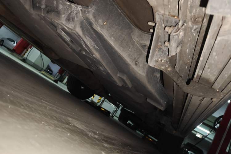 Used Toyota RAV4 2015 2.5L Automatic 4x4 Elite Edition Chassis Front Left