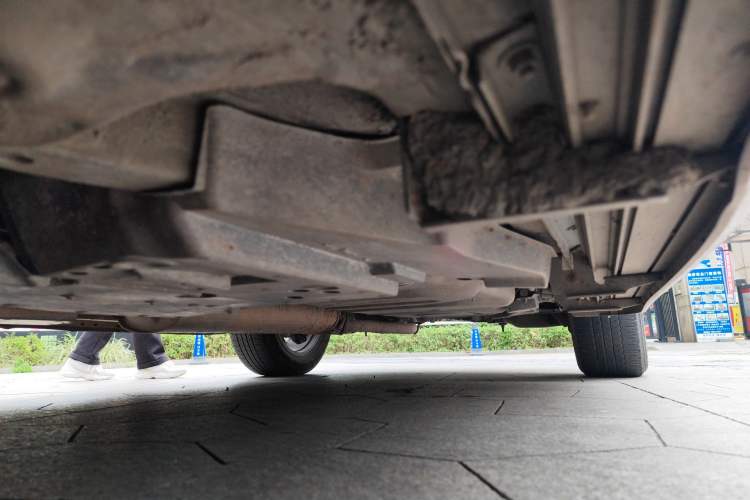 Used Toyota RAV4 2015 2.5L Automatic 4x4 Elite Edition Chassis Front Left