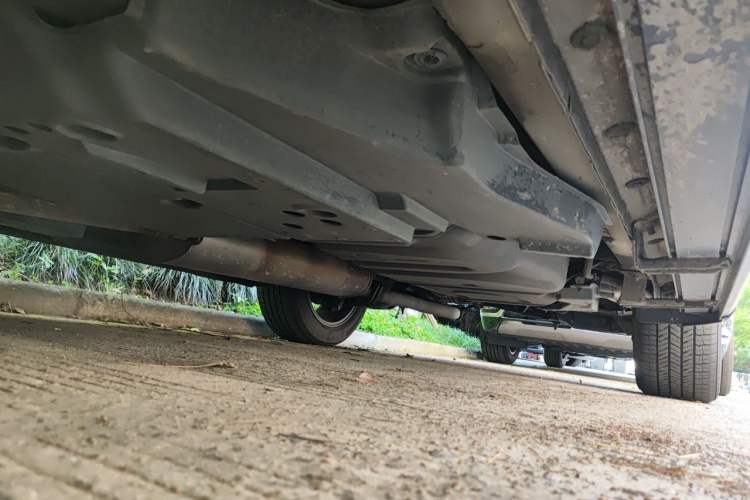 Used Toyota RAV4 2015 2.5L Automatic 4x4 Elite Edition Chassis Front Left