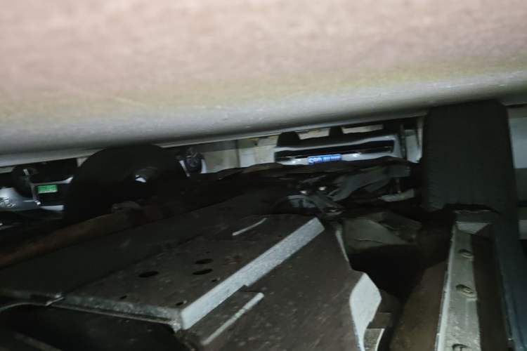 Used Toyota RAV4 2015 2.5L Automatic 4x4 Elite Edition Chassis Front Left