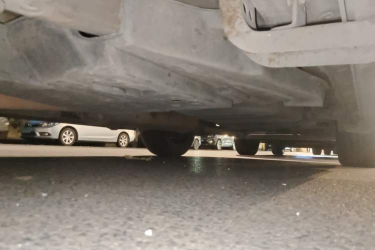 Used Toyota RAV4 2015 2.5L Automatic 4x4 Elite Edition Chassis Front Left