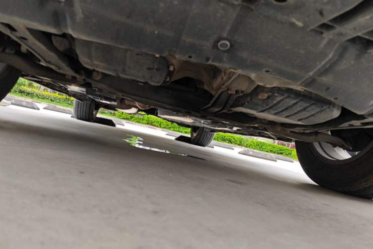 Used Toyota RAV4 2015 2.0L CVT Two-Wheel Drive Urban Edition Chassis Front