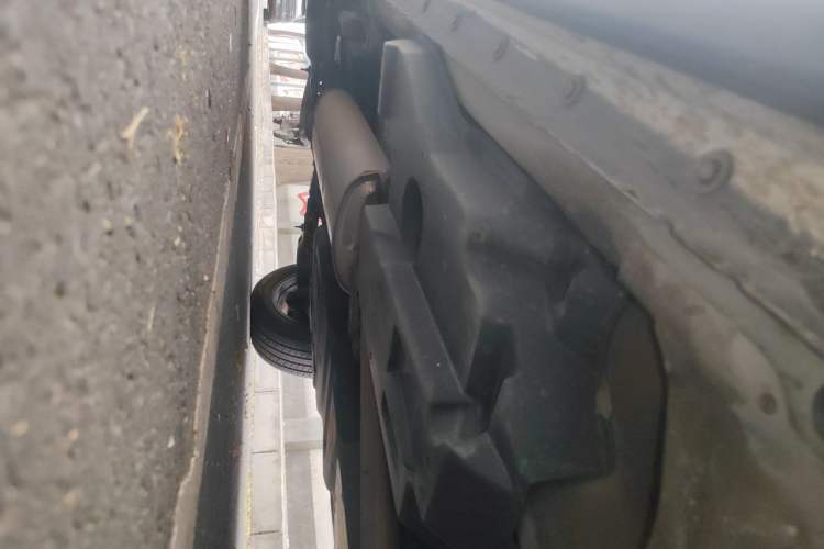 Used Toyota RAV4 2015 2.5L Automatic 4x4 Elite Edition Chassis Front Right