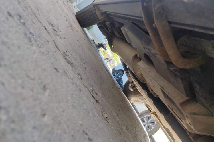 Used Toyota RAV4 2015 2.0L CVT Two-Wheel Drive Urban Edition Chassis Front Right