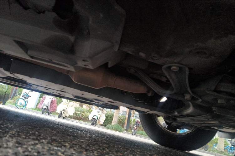 Used Toyota RAV4 2015 2.0L CVT Two-Wheel Drive Urban Edition Chassis Front Right