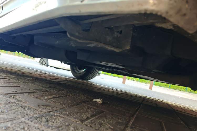 Used Toyota RAV4 2015 2.5L Automatic 4x4 Elite Edition Chassis Front Right