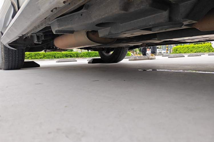 Used Toyota RAV4 2015 2.0L CVT Two-Wheel Drive Urban Edition Chassis Front Right