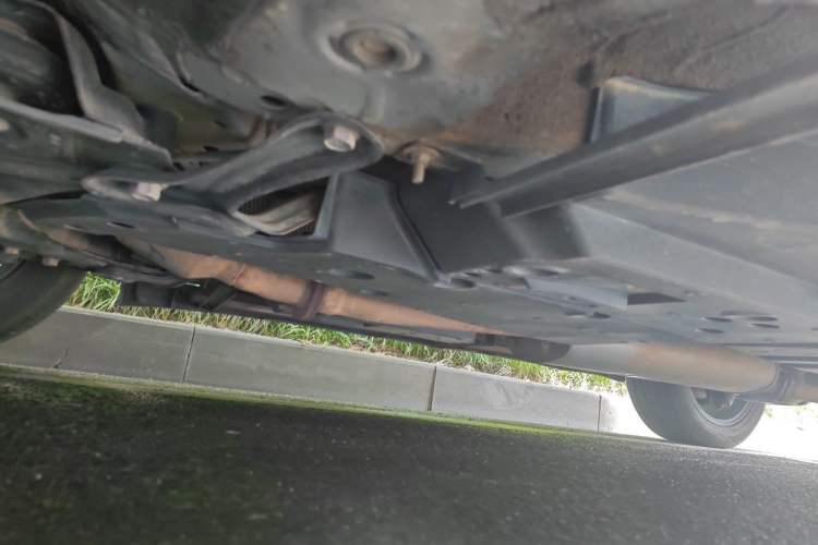 Used Toyota RAV4 2015 2.5L Automatic 4x4 Elite Edition Chassis Front Right