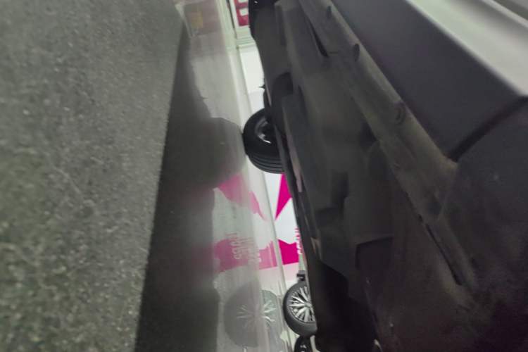 Used Toyota RAV4 2015 2.5L Automatic 4x4 Elite Edition Chassis Front Right